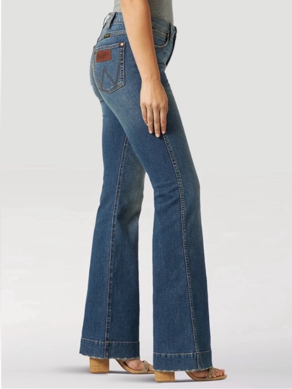 WRANGLER RETRO® BAILEY HIGH RISE
TROUSER JEAN 26X33